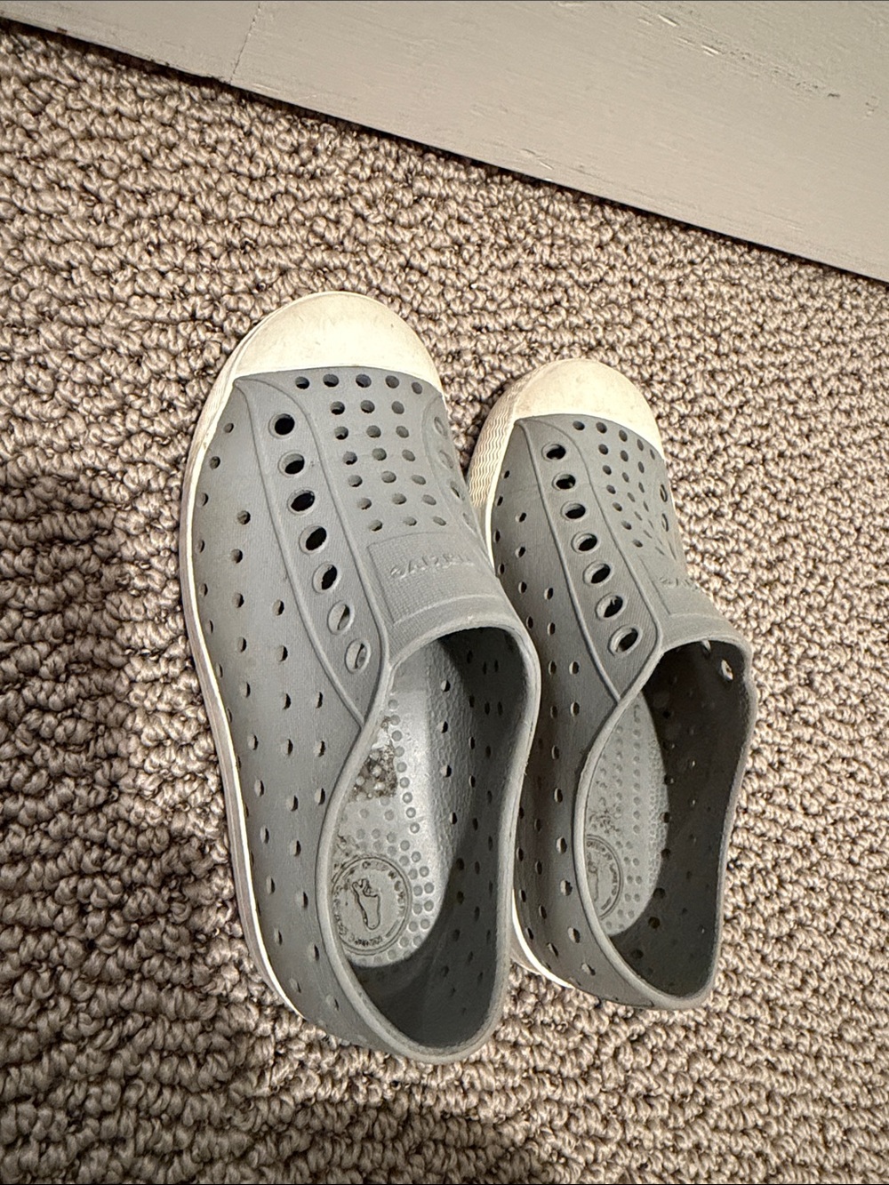 Native Kids Water Shoes Jefferson Slip-On in Grey with White Toe